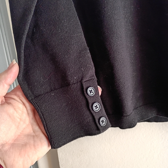 Talbots Classic Black Sweater With Cute Button Cuffs - Picture 4 of 4